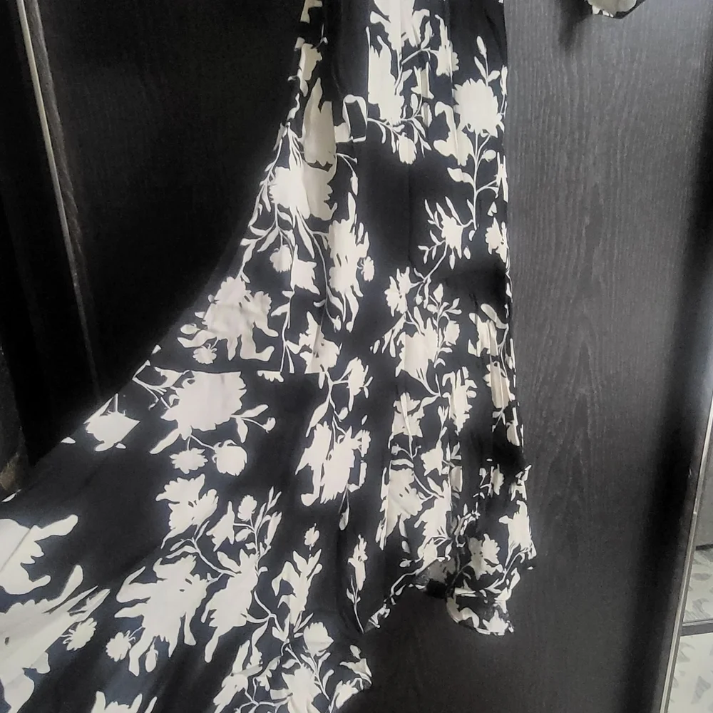 Johanna Ortiz x H&M Creped Orchid Maxi Wrap Dress Black White - Picture 9 of 12